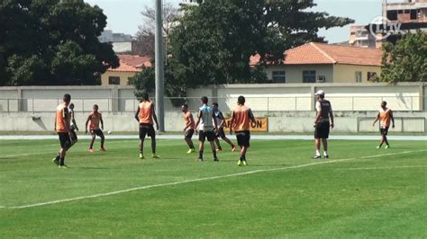 Rach O Do Botafogo Tem Zagueiro Artilheiro Novato E Pereba V Deo