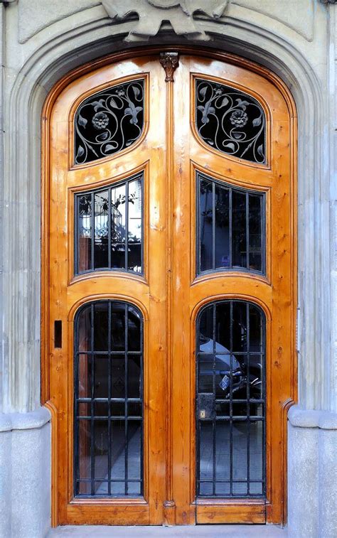 Barcelona Gran De Gr Cia E In Gorgeous Doors Unique Doors