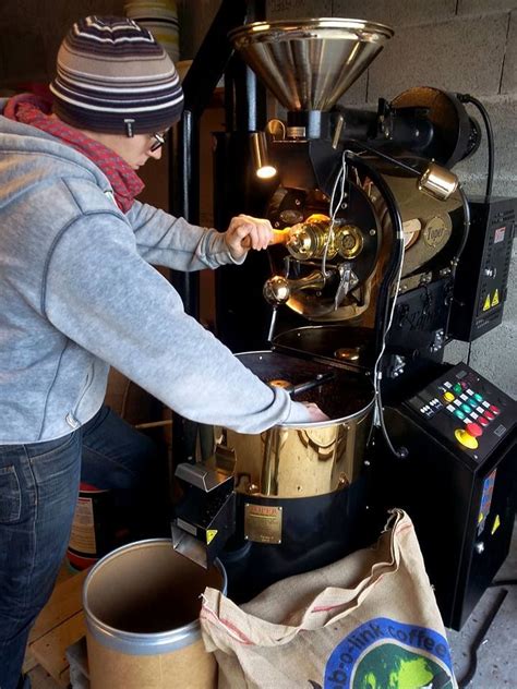 Kaffeerostmaschinen | Coffee roasting, Coffee roasters, Coffee bar home