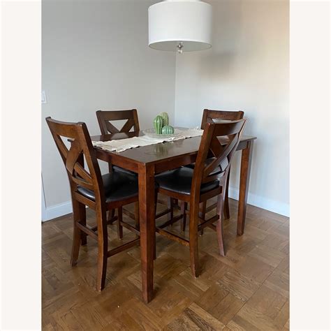 Raymour and Flanigan 4 P Dining set - AptDeco