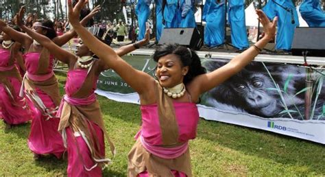 Pin By Ilovynam On Burundi 🇧🇮 Cultural Dance Dance African Love