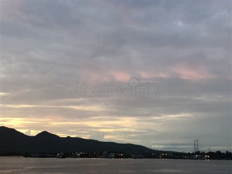 Pemandangan laut stock photo. Image of sunrise, laut - 263326464