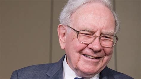 Warren Buffett Stocks Why He Dumped AAPL And What He Bought Instead