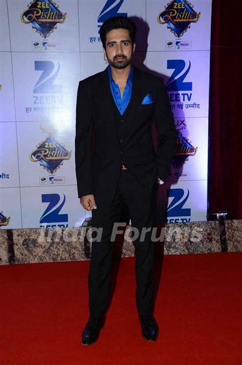 Avinash Sachdev at Zee Rishtey Awards 2015 Media