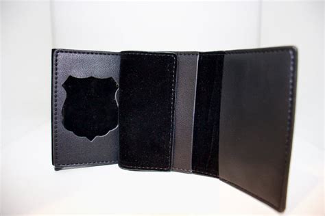 The Original Police Badge Wallet - Fits the RCMP Badge – Badge Boys