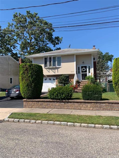 237 Walnut St Lindenhurst Ny 11757 Trulia