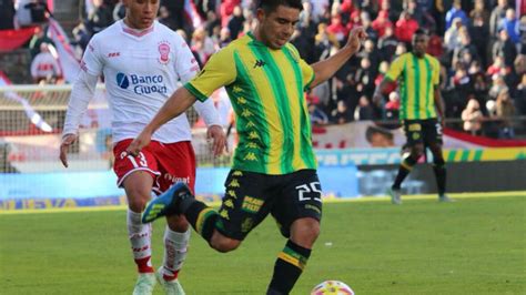 Aldosivi se lo dio vuelta a Huracán en el Minella 442