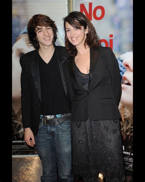 Photo Zabou Breitman et son fils Antonin Chalon assistent à l avant