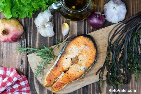 Grilled Salmon Steak with Olive Oil, Garlic and Herbs | KetoVale