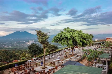 Restoran Keluarga Di Sentul Dengan Pemandangan Menawan