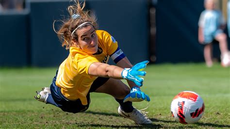 Michigan Wolverines women's soccer takes aim at national title