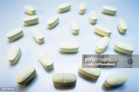 80 White Oval Pill Stock Photos, High-Res Pictures, and Images - Getty ...