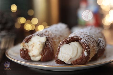 CANNOLI DI PANDORO Con Crema Al Torrone Ricetta Facile