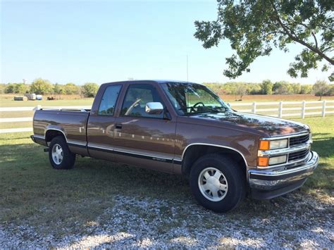 1994 Chevrolet C1500 Pickup Brown Rwd Automatic C1500 Classic