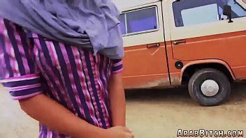 Chica árabe sexy The Booty Drop point km fuera de la base XVIDEOS