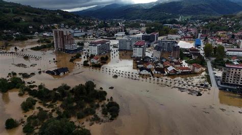 Bosnie Herzégovine au moins 16 morts des maisons englouties les