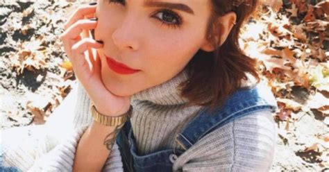 Yuya Sorprende Con Diminuto Bikini Amarillo