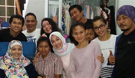 Potret Kenangan Renita Sukardi Bersama Orang Terkasih Sebelum Meninggal Dunia Photo