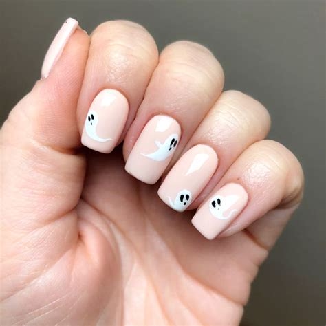 How To Draw A Ghost On Nails