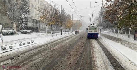 DECIS Elevii din Chișinău NU vor merge luni la ore dar grădinițele