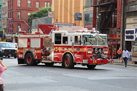 FDNY Engine 54 Manhattan Fire Trucks Pictures Fdny Fire Trucks