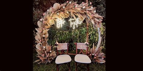 Pampas Balloon Ring Arrangement Floral Party Decorations In Delhi NCR