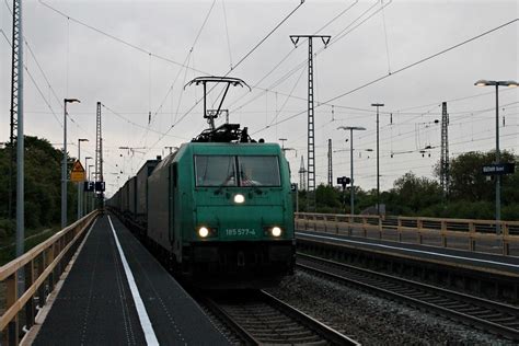 Am frühen Morgen des 18 04 2014 fuhr Crossrail 185 577 4 mit einem