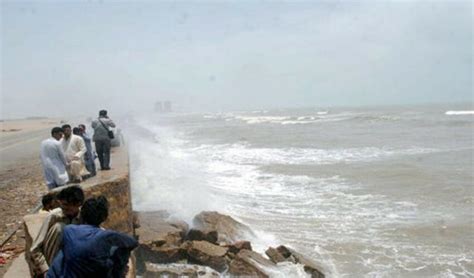 Cyclone Biparjoy To Hit Keti Bandar Thousand People Evacuated In Sindh