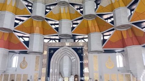 Cantiknya Masjid 99 Kubah Ikon Wisata Religi Terbaru Di Makassar