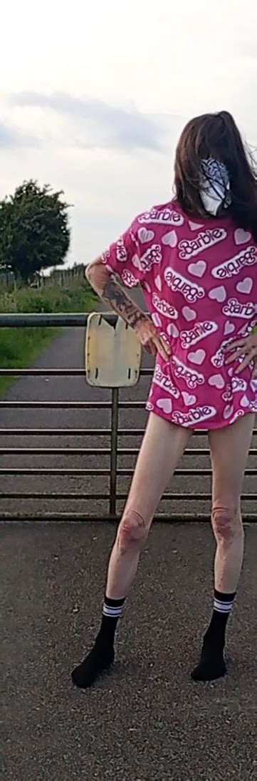 Sophie Outdoors 20 Nude Pics XHamster