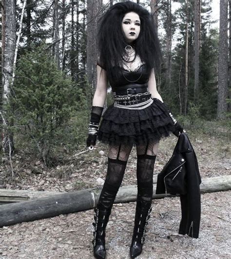 Pin By Pâmela Santos On Moda Dark Gothic Outfits Goth Outfits Goth