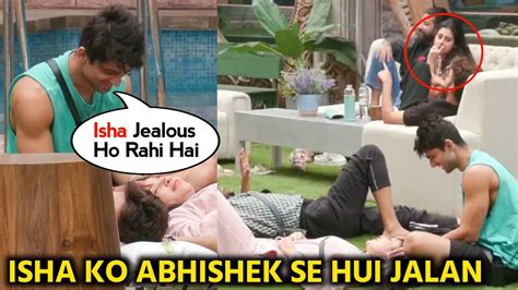 Bigg Boss Abhishek Aur Khanzadi Ki Najdikiyan Dekh Isha Malviya