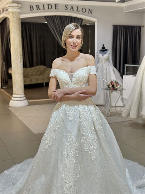 Пышное, белое, длинное свадебное платье "Татьяна" на корсете с ...