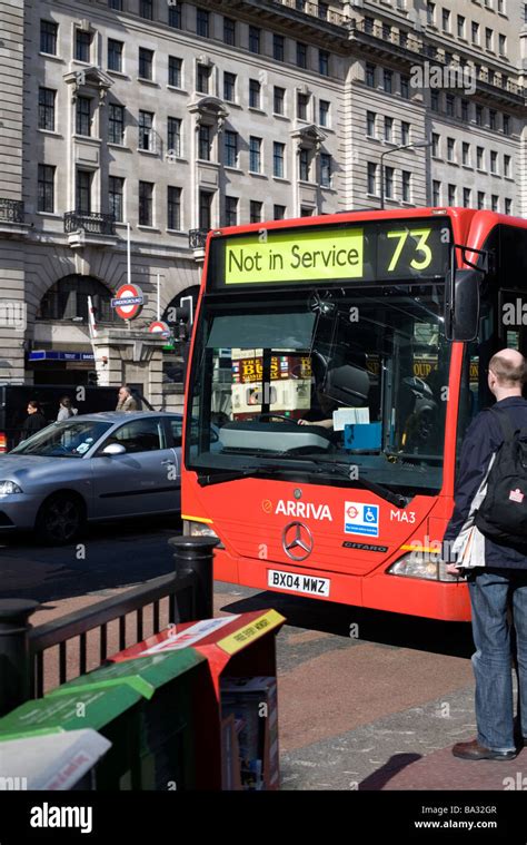 Bendy bus london hi-res stock photography and images - Alamy