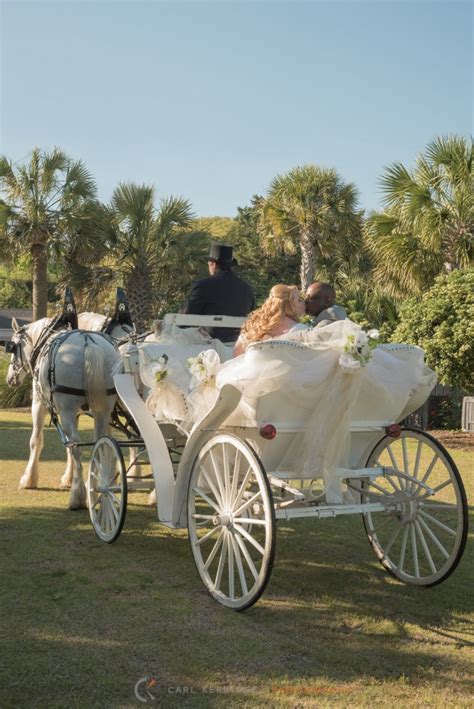 Wedding Carriage Ride - Carl Kerridge PhotographyCarl Kerridge Photography