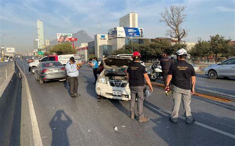 Volcadura De Camioneta Provoca Cierre En Avenida Constituci N