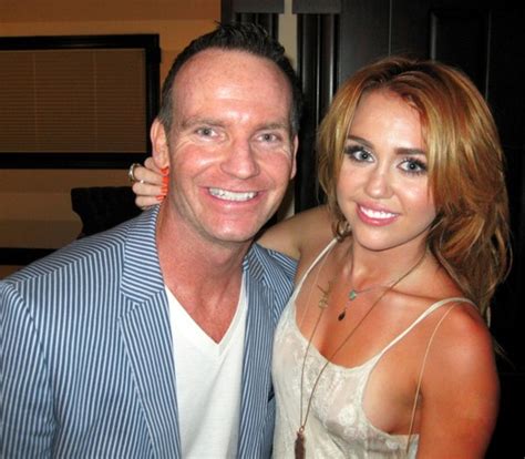 Blog De La Tele Miley Cyrus Se Hace Tatuaje Para Apoyar El Amor Gay