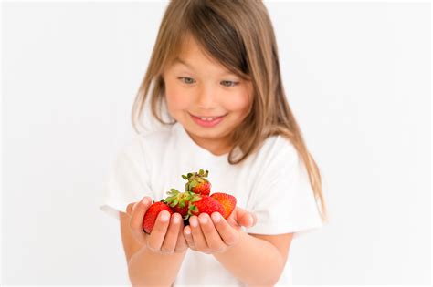 Fruits for Kids: Complete List, Benefits & Serving Ideas - Kids Eat in Color