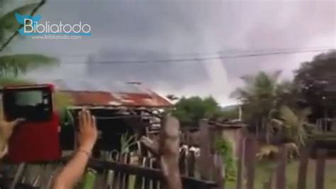 Milagro Tornado se desvanece después de oración de iglesia Video