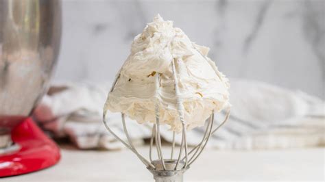 Classic Vanilla Buttercream Frosting Recipe