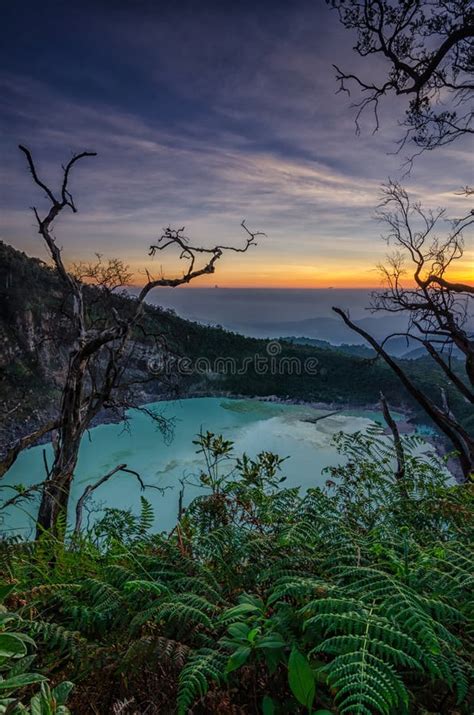 Sunrise Point at Kawah Putih Stock Image - Image of nature, putih: 146927769