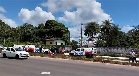 Durante perseguição viatura da PM colide ônibus do BRT e policial