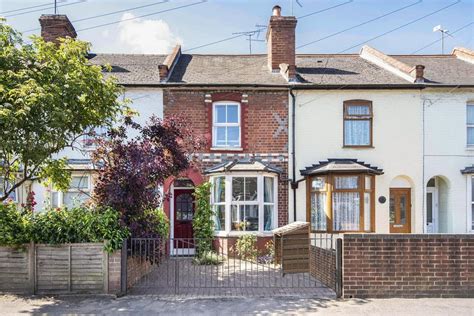 Gosbrook Road Caversham Reading 2 Bed Terraced House £385 000