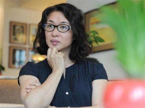 中國變性第一人，從小就愛穿女裝，富商老公至死不知她曾是男兒身 每日頭條