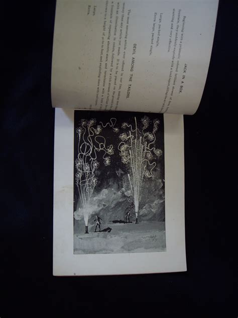 Powell's Books Chicago closing sale draws massive crowds 32