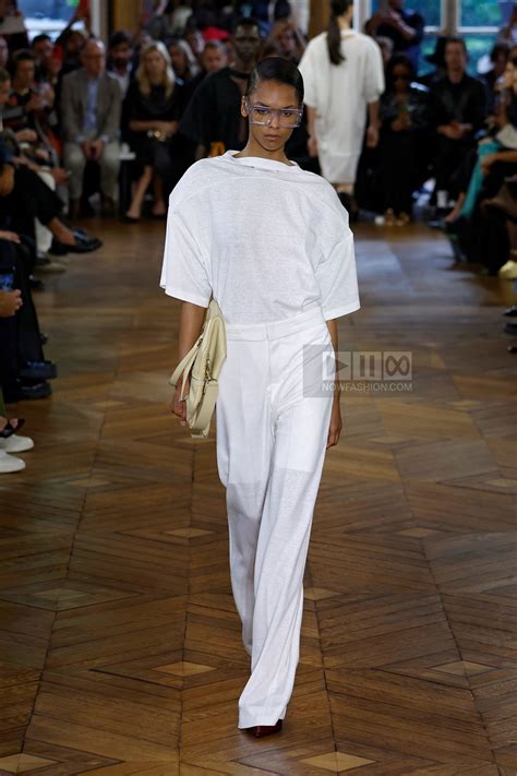 Victoria Beckham Fashion show, Runway, Ready To Wear, Spring Summer 2024, Paris Fashion Week ...