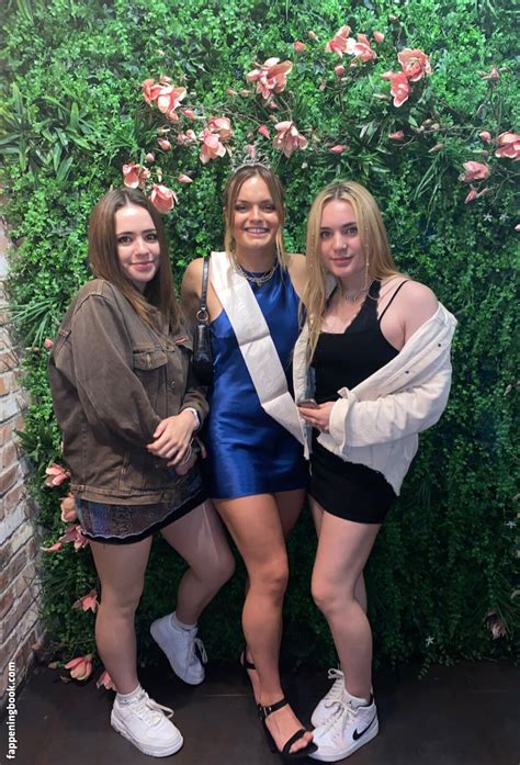 Lauren Lindsay Laurenlindsxy Nude OnlyFans Leaks Fappening FappeningBook