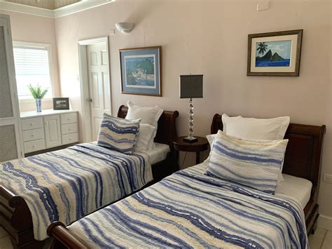 PENINSULA — Hove Estate