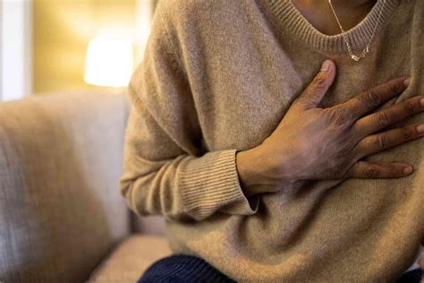 Broken Heart Syndrome Takotsubo Cardiomyopathy Symptoms And Causes