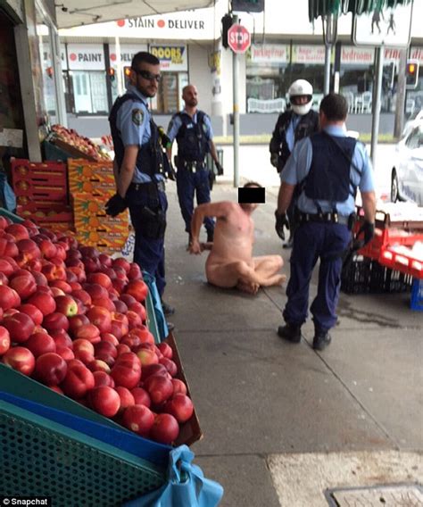 Naked Man Chanting Hallelujah Punched A Sydney Police Officer On A Street Daily Mail Online